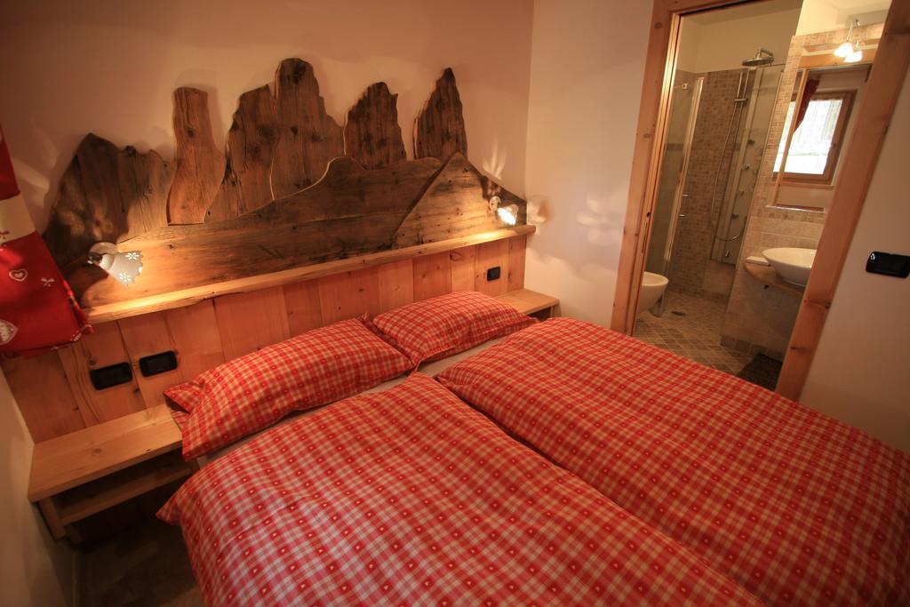 Chalet Pian Campitello di Fassa Cameră foto